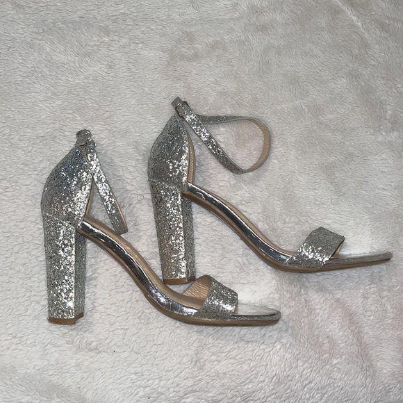 Comfortable high heel silver shoes - Picture 3 of 4